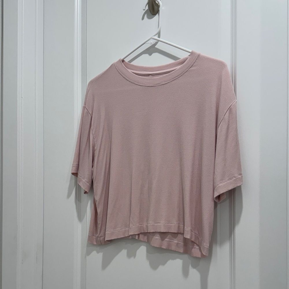 American Eagle Cropped ‘Soft & Sexy’ Pink Ribbed Short Sleeve Tee